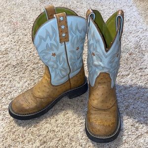 Womens size 7 Ariat boots